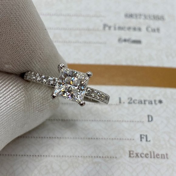 1.2 Carat 6x6mm Princess Cut Moissanite Ring D-FL - Picture 2 of 3